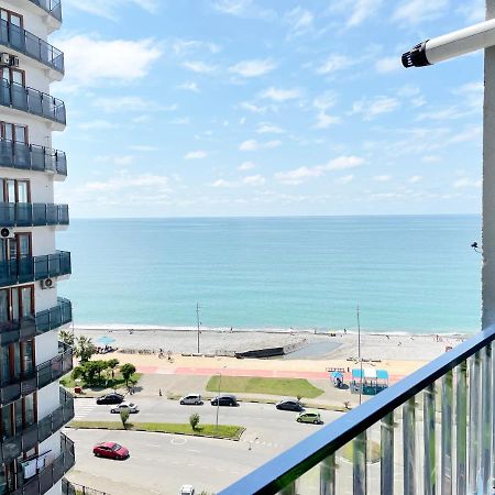 Beautiful Horizon First Line Apartment Batumi Bagian luar foto