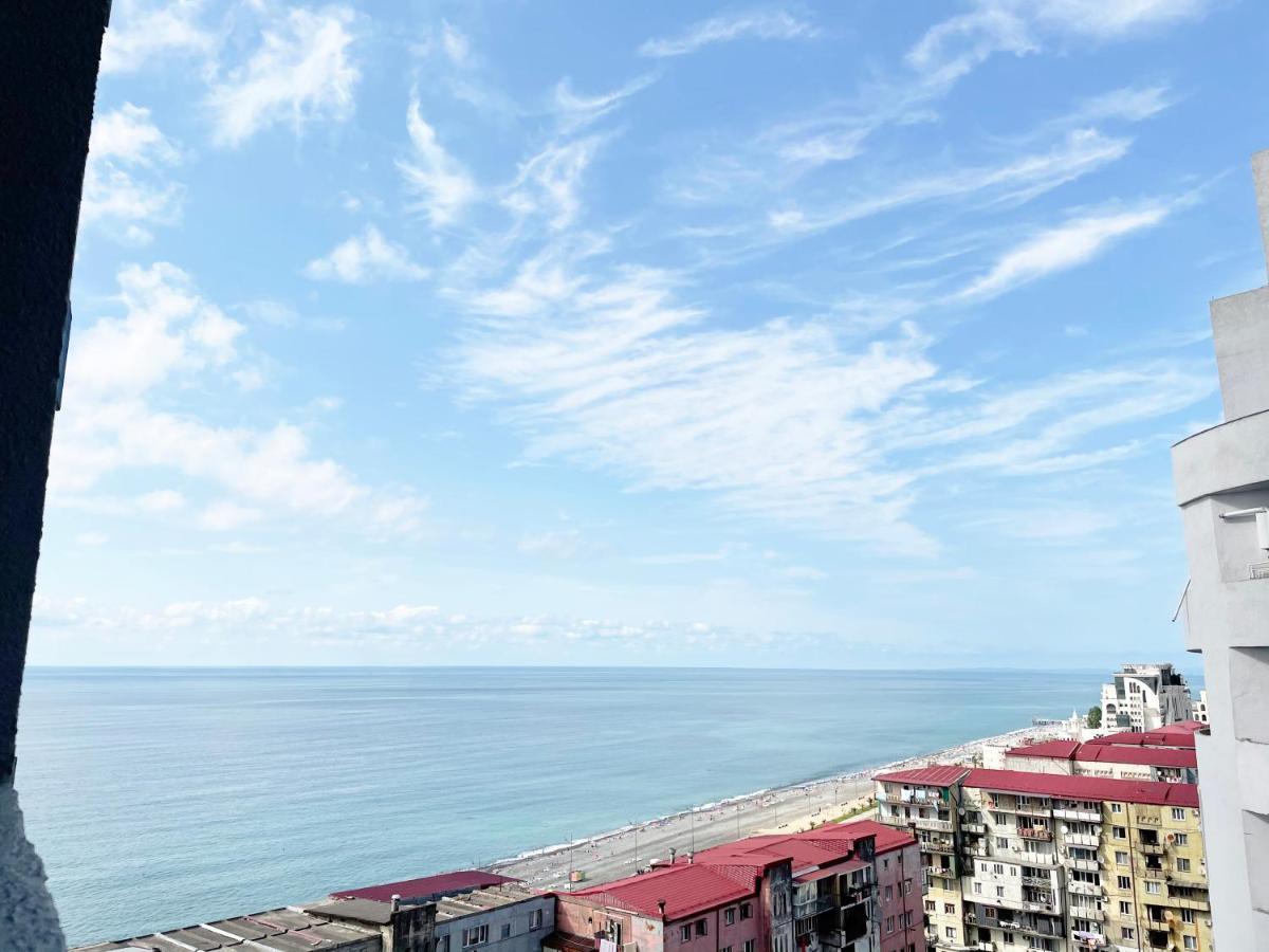 Beautiful Horizon First Line Apartment Batumi Bagian luar foto